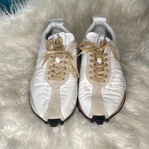 WOW! 🛑 Stop! 👀 LAVIN  Bumper’s -Head Turners. ☑️ Some Markings. Great Kicks!